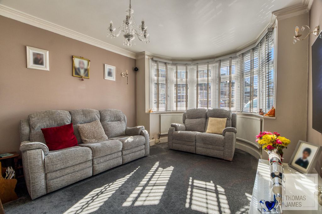 Property photo 3 of 31