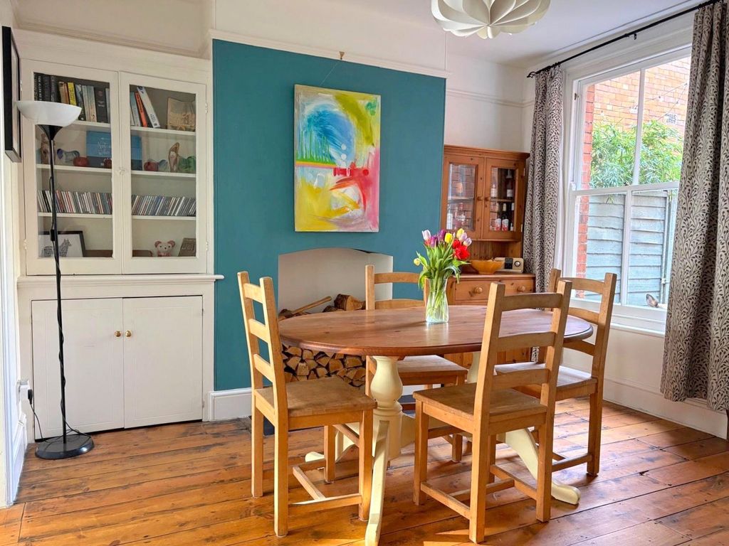 Property photo 3 of 16 Picture No. 23