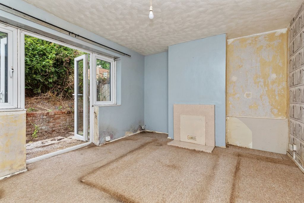 Property photo 3 of 10 4249944