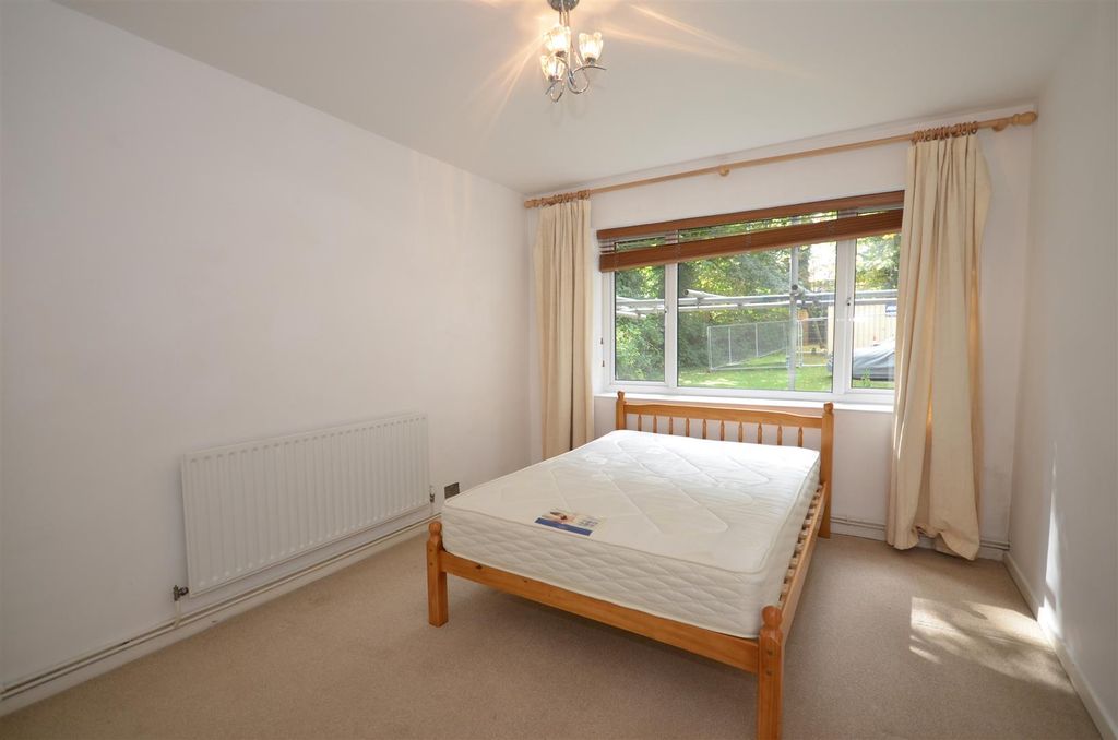 Property photo 3 of 6