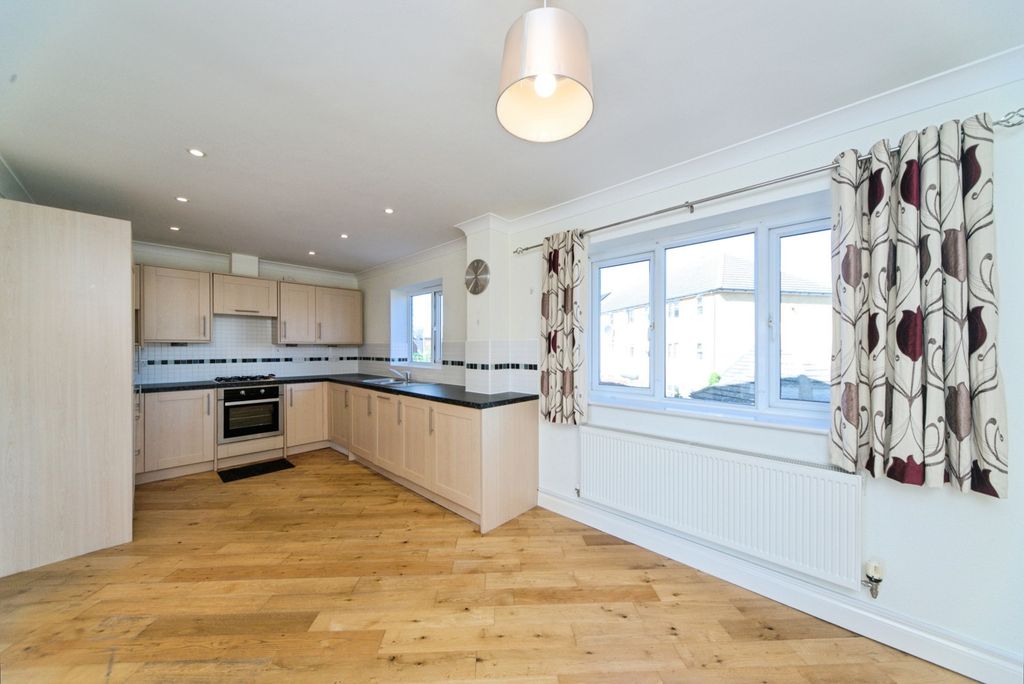 Property photo 2 of 17 Photo