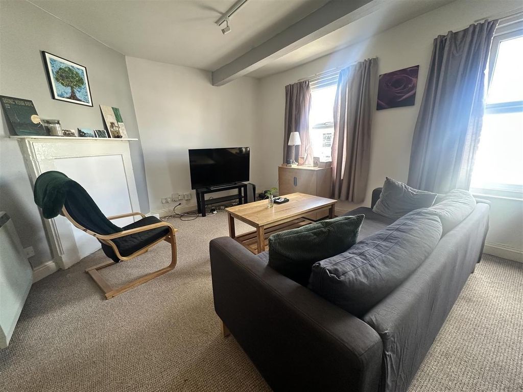 Property photo 2 of 7 Bright Lounge With Comfy Sofa And Large TV....