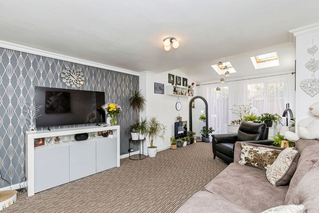 Property photo 3 of 14 Pbox-Img.Jpg