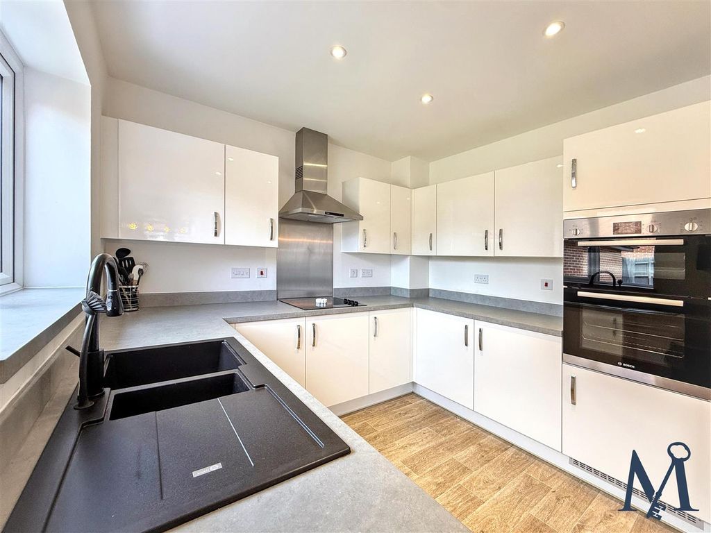 Property photo 3 of 27 Kitchen Diner