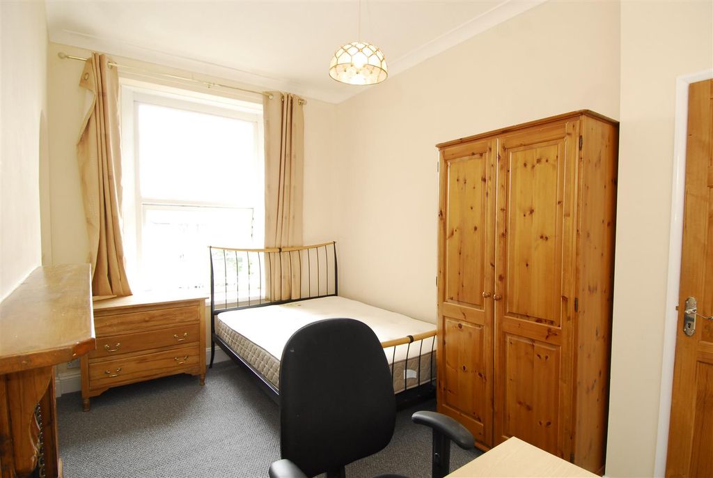 Property photo 1 of 7 12Northrdeastf3002.Jpg