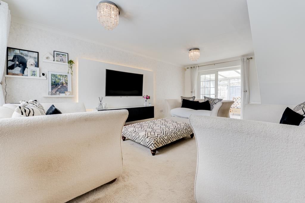 Property photo 3 of 28 31 Oslo Gardens, Corby-11.Jpg