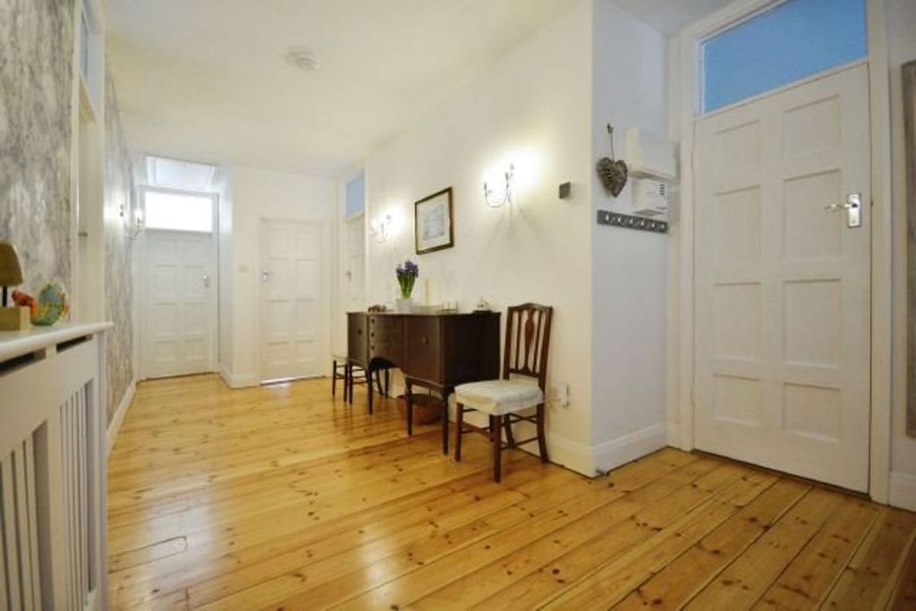 Property photo 3 of 34