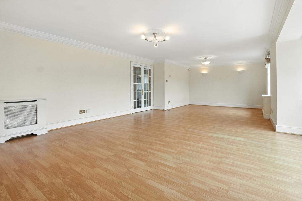 Property photo 3 of 26
