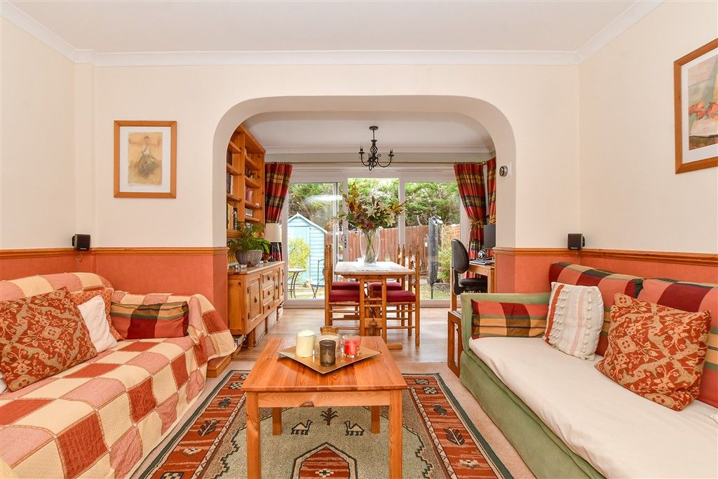 Property photo 3 of 14 Lounge