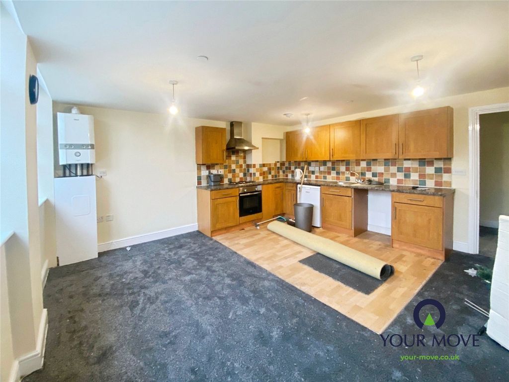 Property photo 2 of 6 Lounge / Kitchen