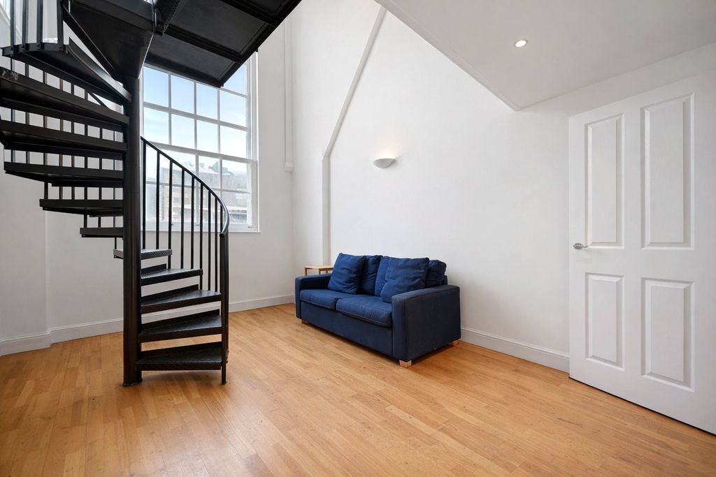 Property photo 3 of 11 Picture No. 28