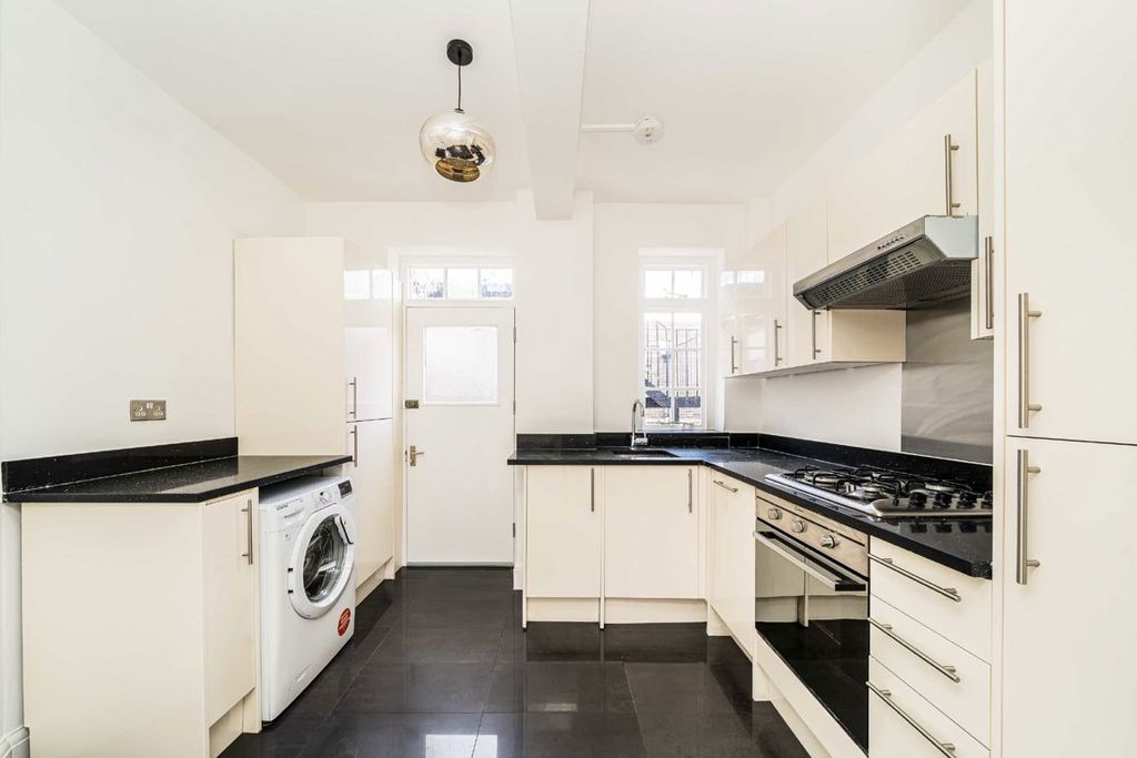 Property photo 3 of 7