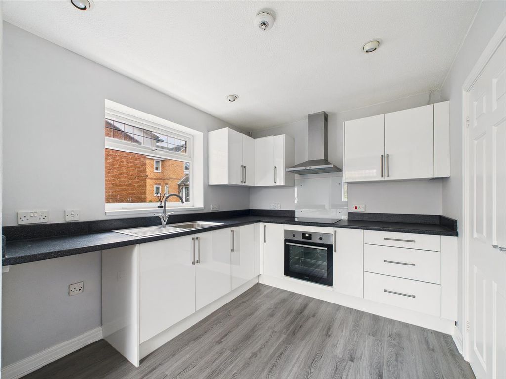 Property photo 3 of 16 Cam03303G0-Pr0274-Still013.Jpg