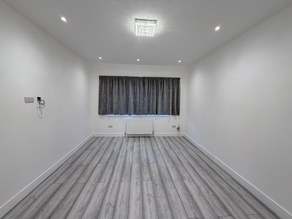 Property photo 1 of 11 3 Bedroom Maisonette To Rent
