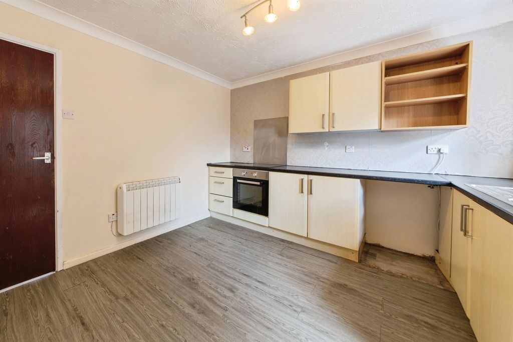 Property photo 3 of 15