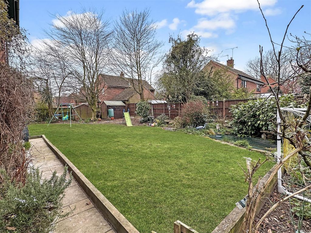 Property photo 3 of 20 Lovely Private Garden 900