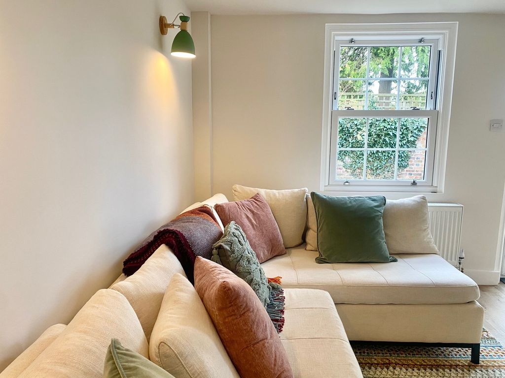 Property photo 2 of 10 Living Room