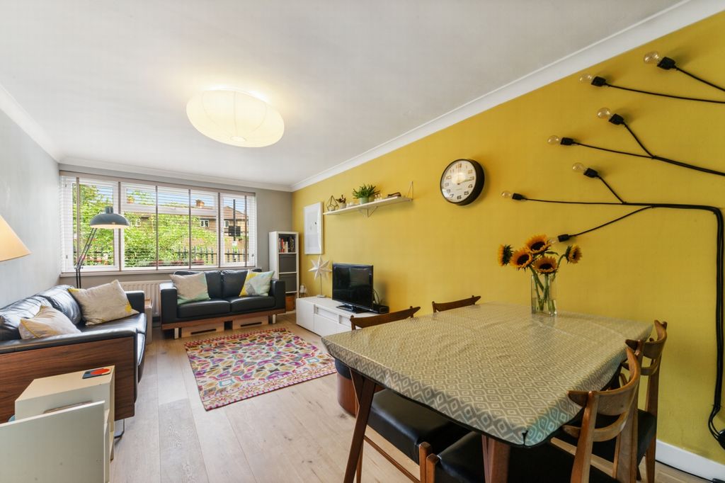 Property photo 3 of 11 Photo 6