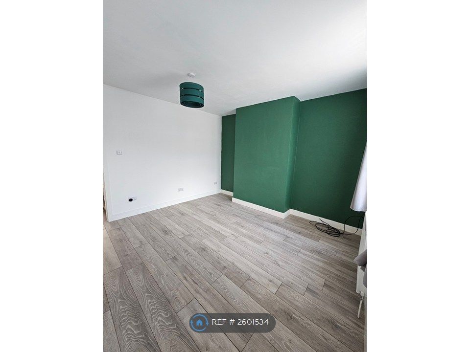 Property photo 2 of 14 Lounge