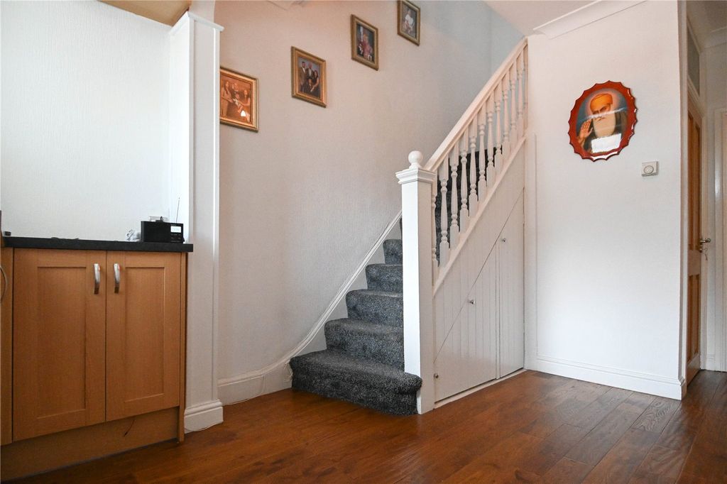 Property photo 2 of 33 Picture No. 01