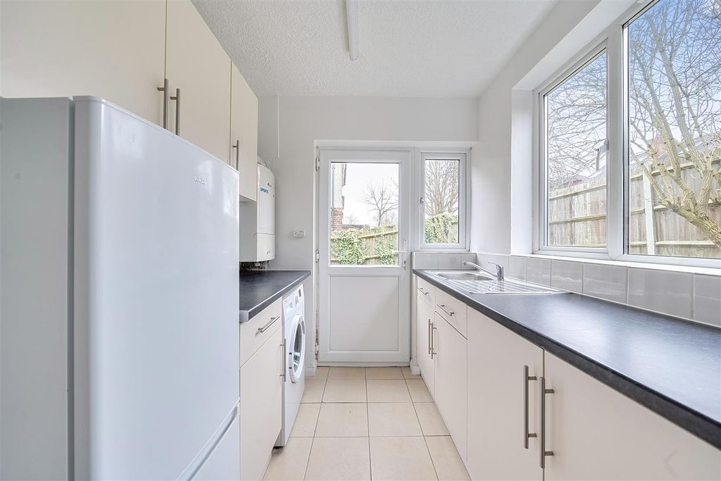 Property photo 3 of 15 1406335-12-69846Daa73c17.Jpg