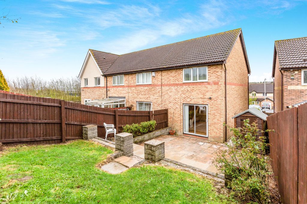 Property photo 1 of 8 Garden