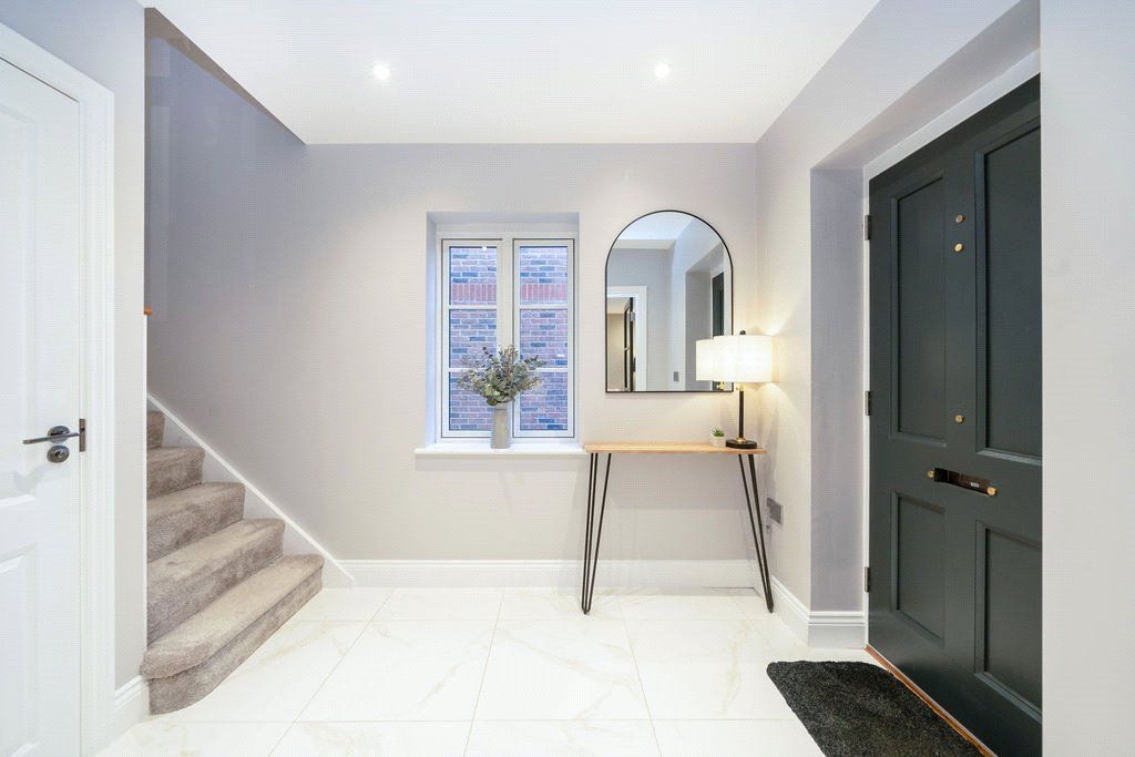 Property photo 2 of 25 Picture No. 12