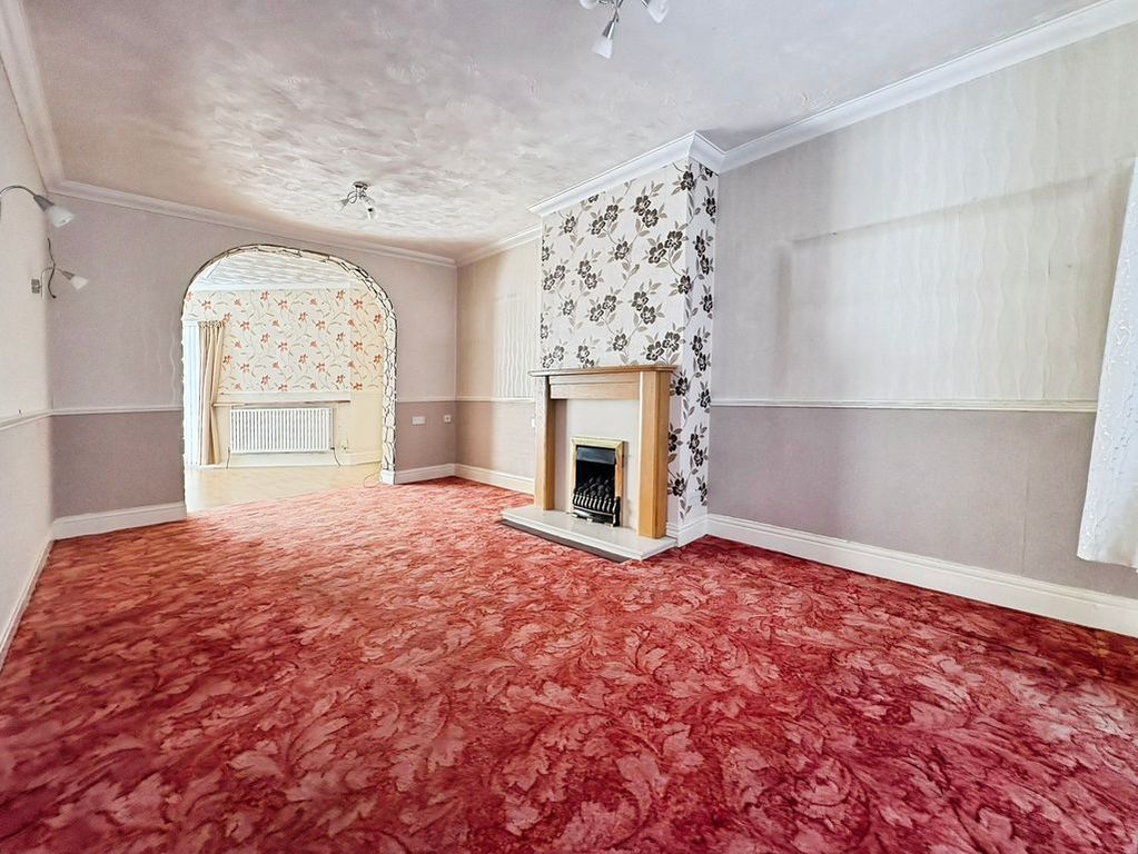 Property photo 3 of 14 Photo 12