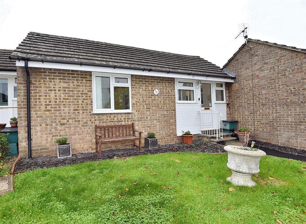 Property photo 1 of 9 Front