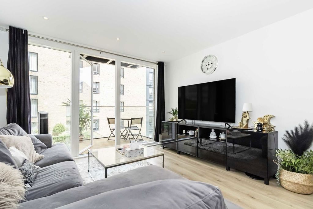 Property photo 2 of 5