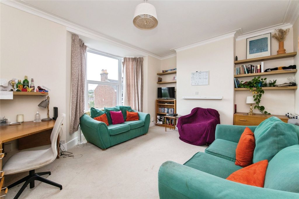 Property photo 2 of 9 Picture No. 11