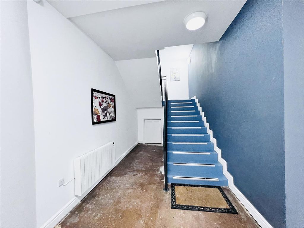 Property photo 3 of 10 Stairs