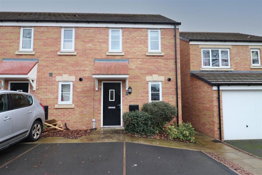 Property photo 1 of 8 7Rowancragclose Front Ext Adv 1.Jpg