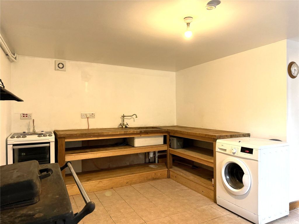 Property photo 3 of 14 Picture No. 02