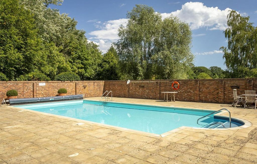 Property photo 3 of 17 Swimming Pool