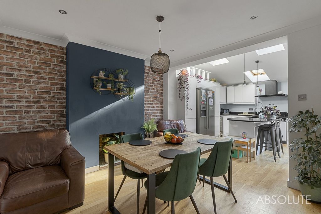 Property photo 2 of 27