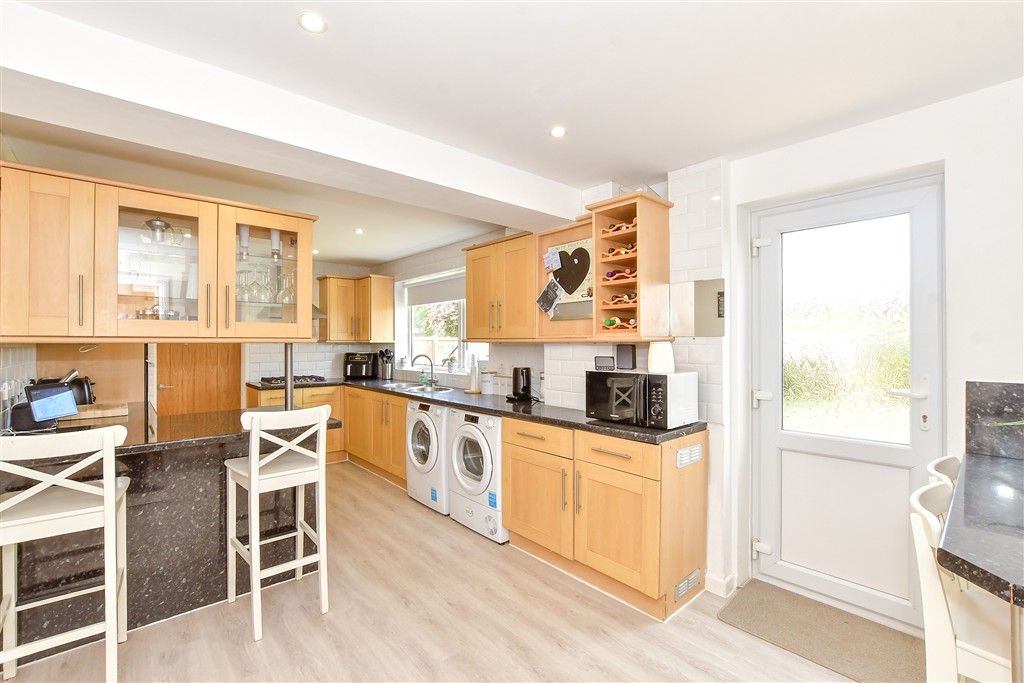 Property photo 3 of 15 Kitchen
