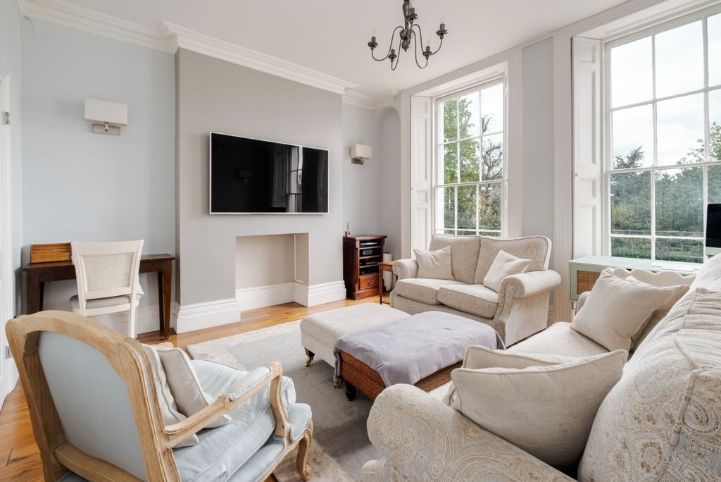 Property photo 1 of 15 Theberton Street