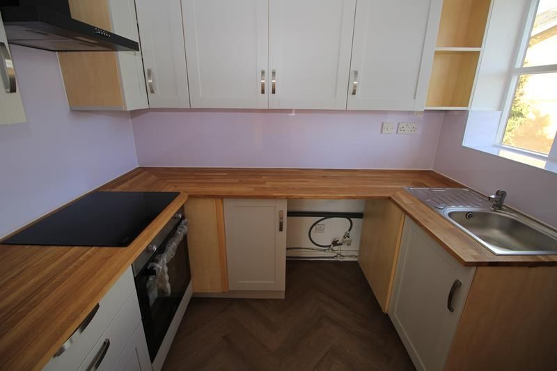 Property photo 3 of 6 Kitchen