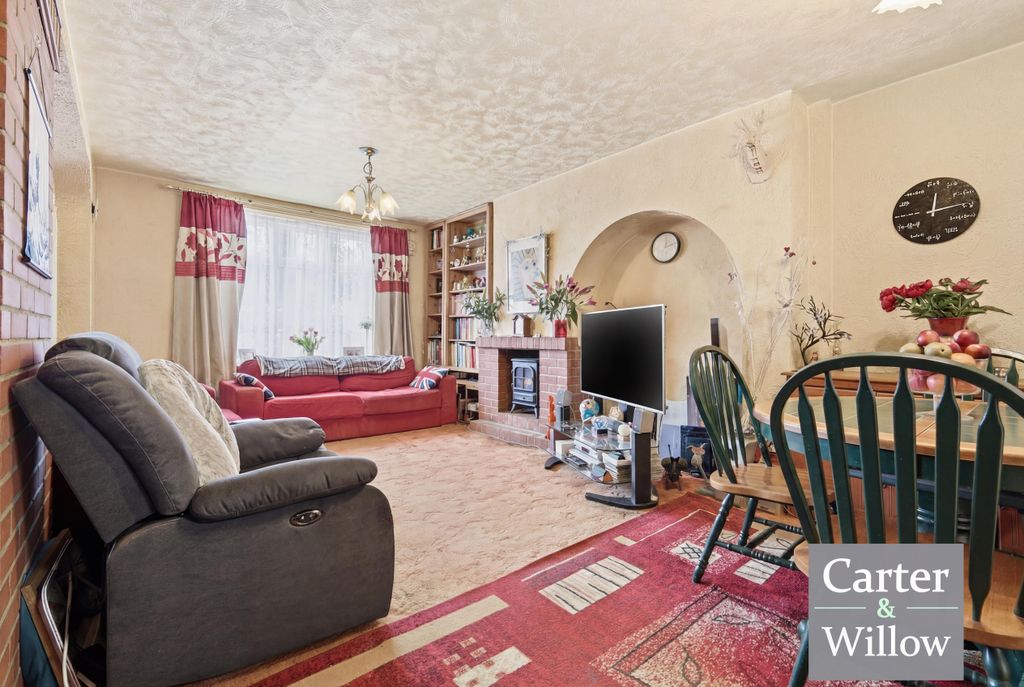 Property photo 3 of 11