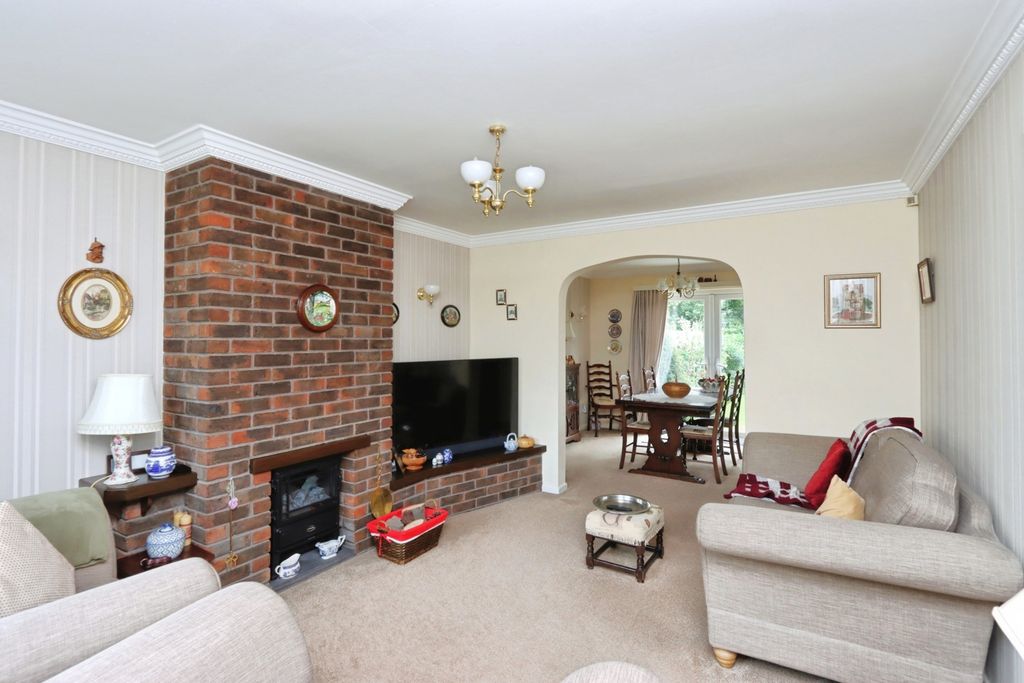 Property photo 3 of 17 Photo