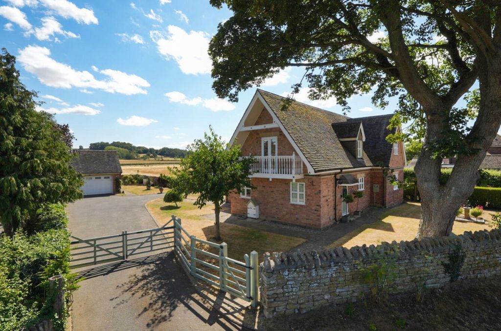 Property photo 1 of 27 1492418 (4)
