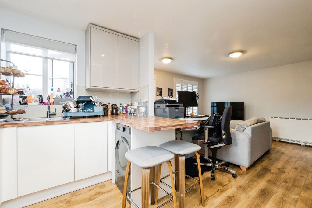 Property photo 3 of 15 Kitchen