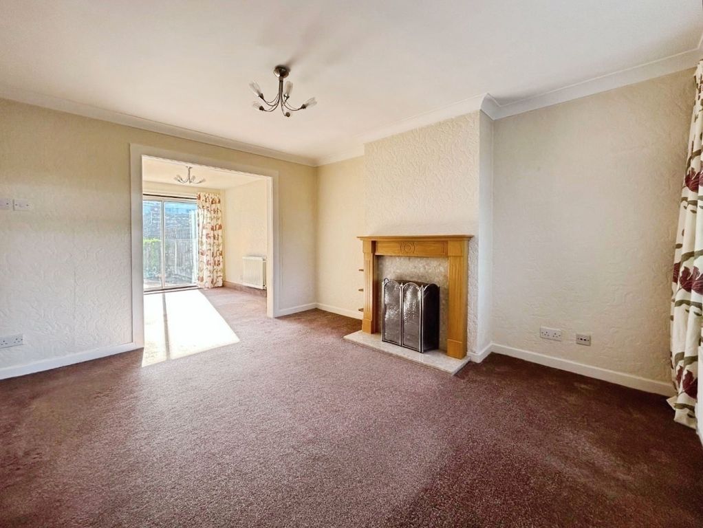 Property photo 2 of 16 Pbox-Living_Room-340540.Jpeg