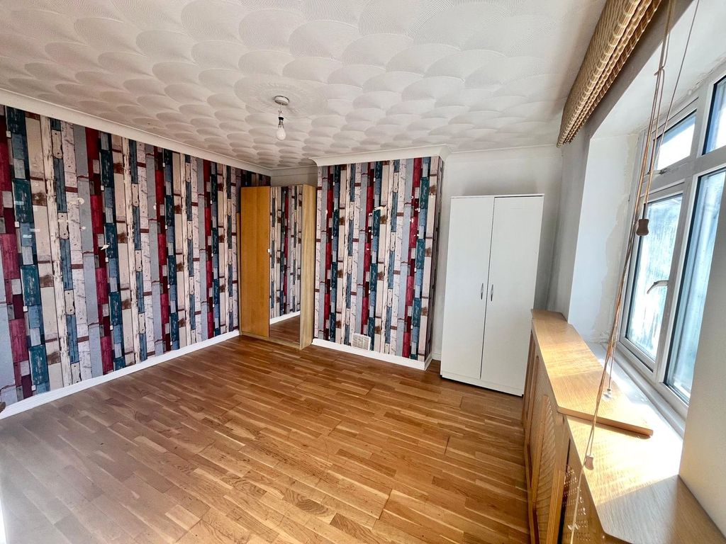 Property photo 3 of 15 Picture No. 03