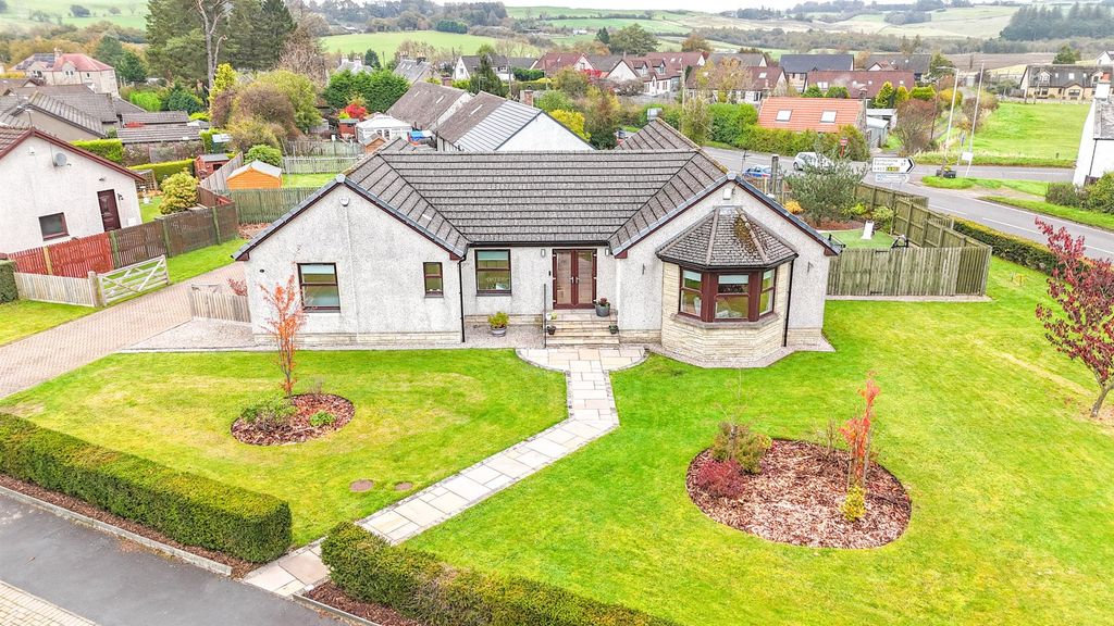 Property photo 2 of 37 2 Mill Gardens-32.Jpg