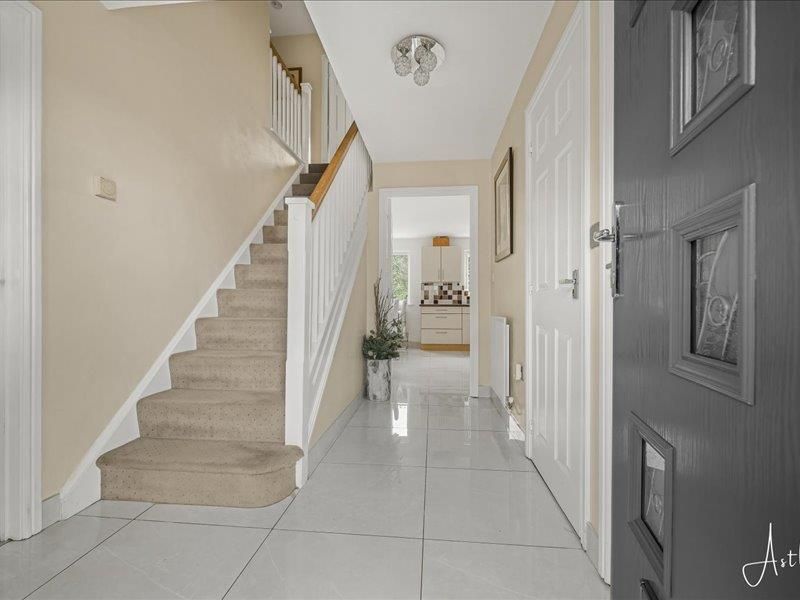 Property photo 2 of 22 Hallway