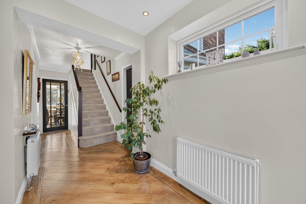 Property photo 2 of 50