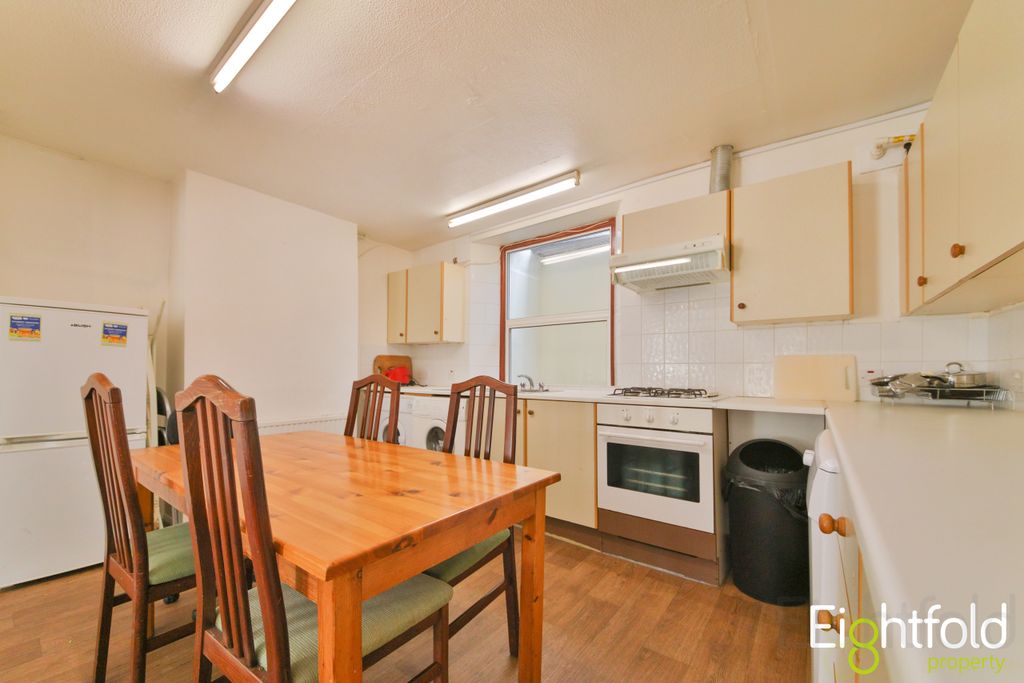 Property photo 2 of 11 Image