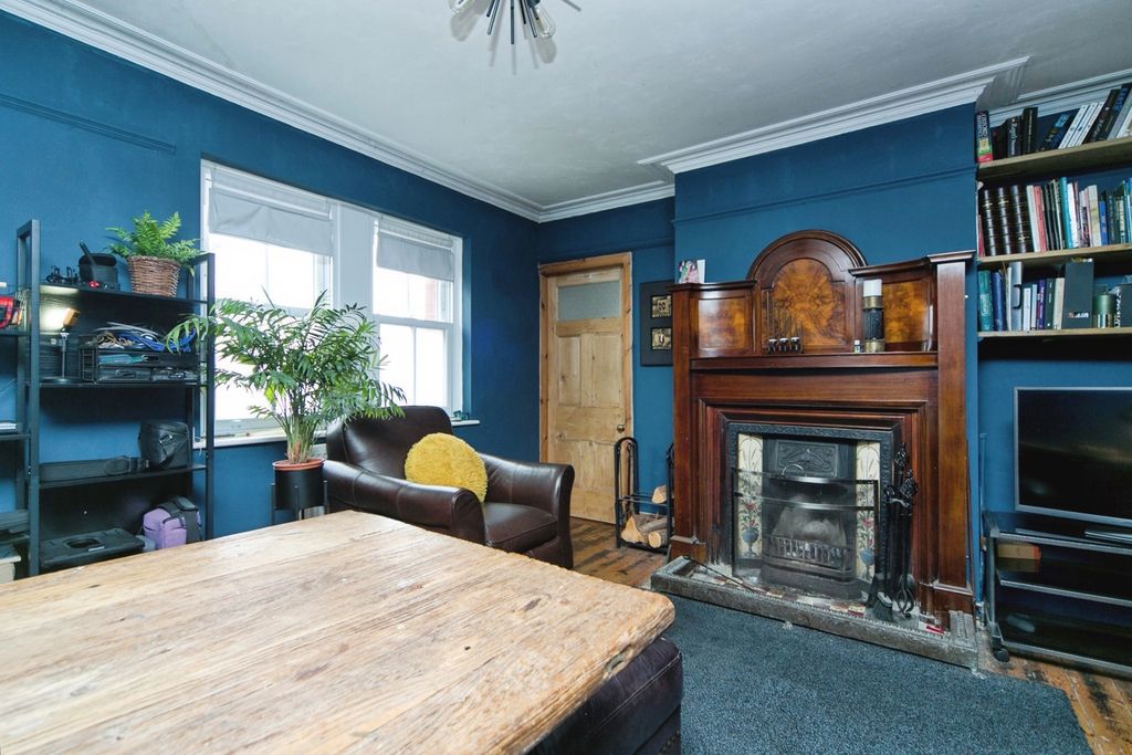 Property photo 3 of 19 Photo